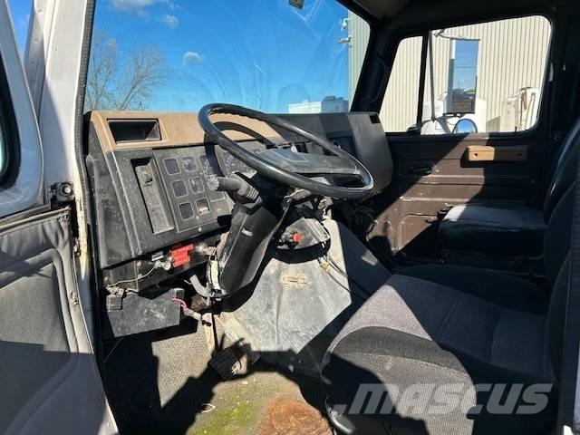 International 4900 Trækkere