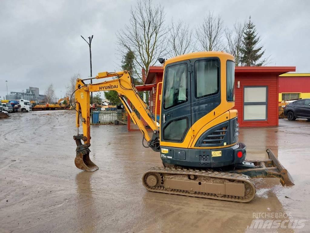 Hyundai R25Z-9AK Minigravemaskiner