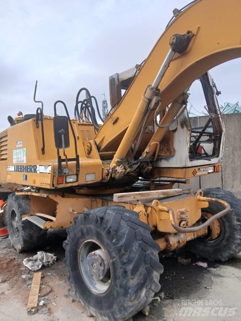 Liebherr A 316 Gear