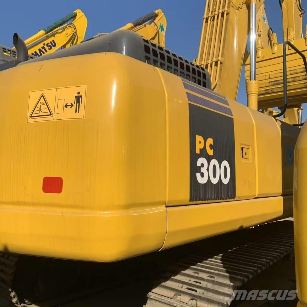 Komatsu PC 300-7 Gravemaskiner på larvebånd