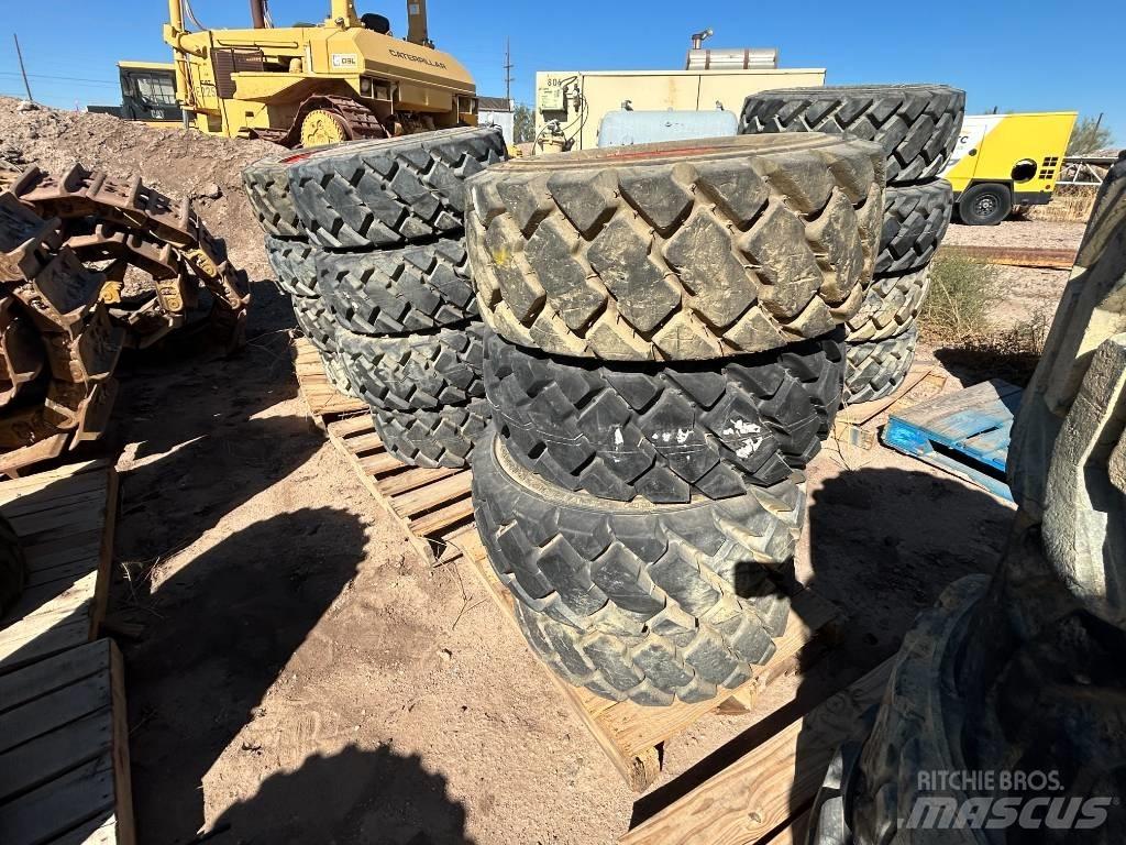 Bobcat 12x16.5 Tires Dæk, hjul og fælge