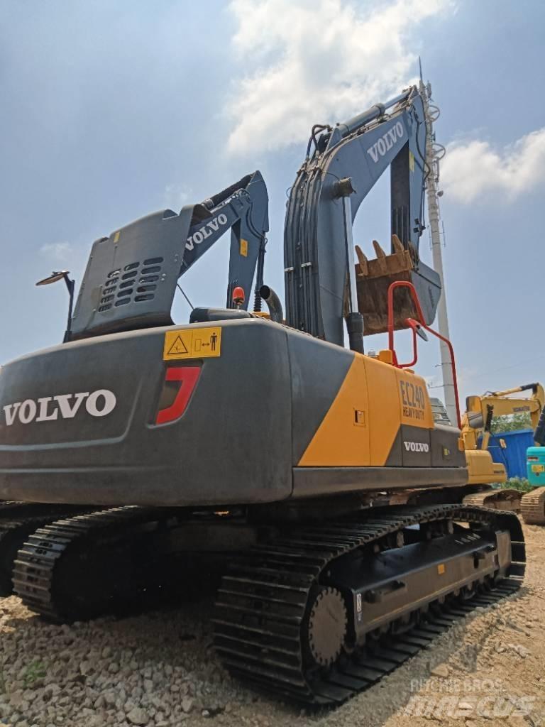 Volvo EC 240 Gravemaskiner på larvebånd