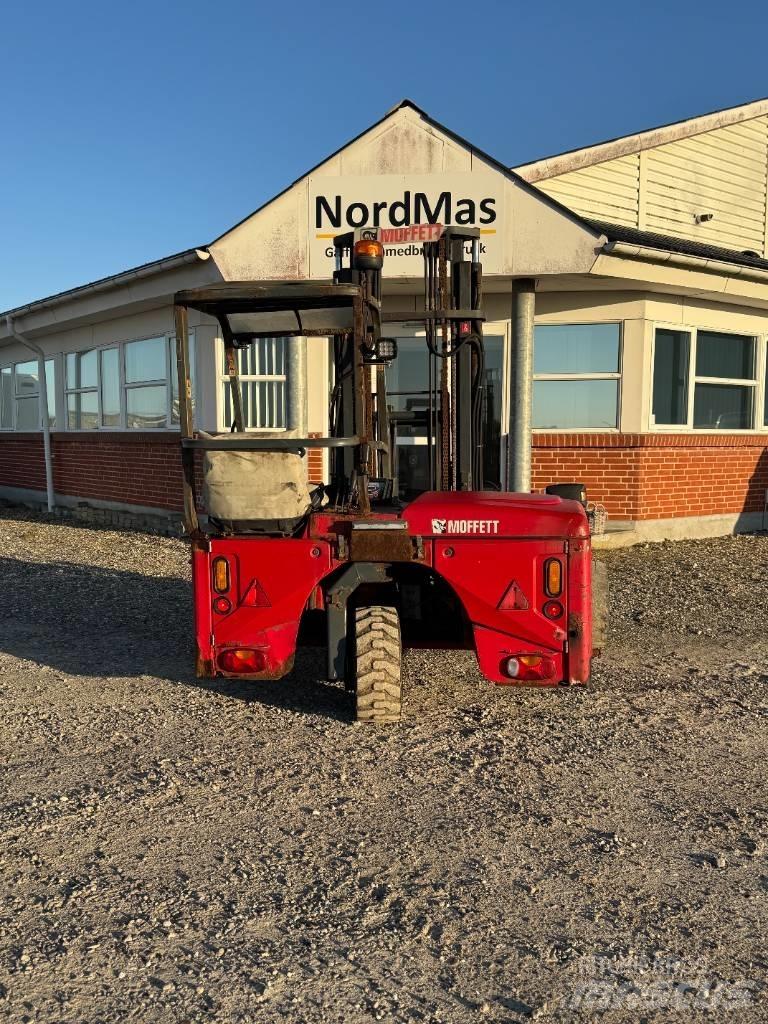 Moffett M4 25.3 Diesel gaffeltrucks