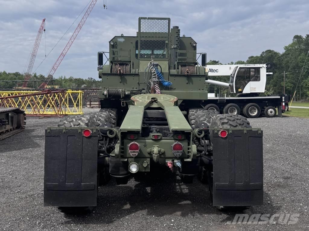 Oshkosh M1070 Trækkere