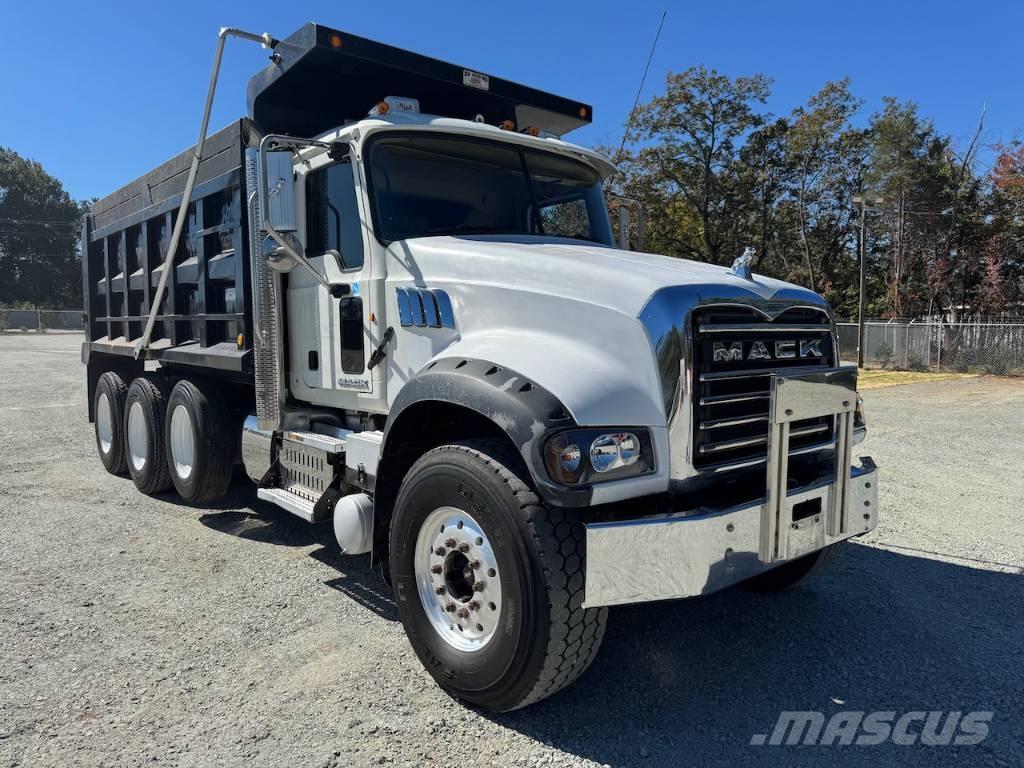 Mack GU713 Lastbiler med tip