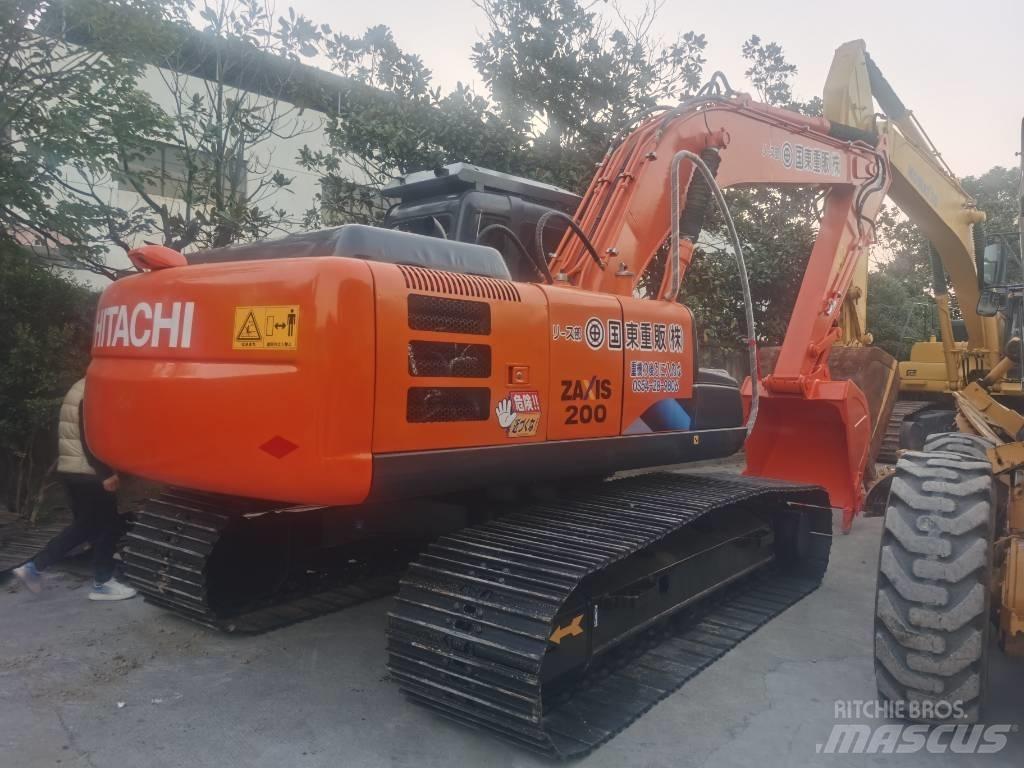 Hitachi ZX 200 Gravemaskiner på larvebånd