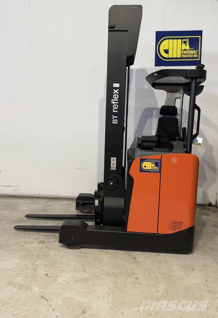 BT truck RRE 140HE Reachtruck