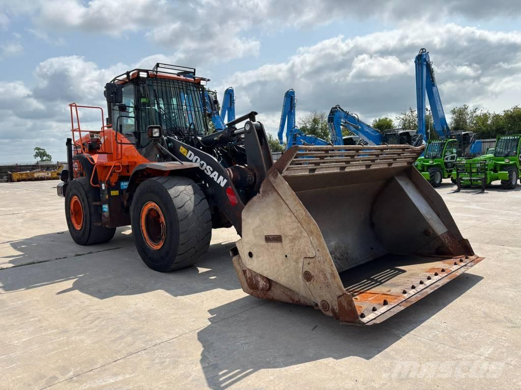 Doosan DL 300-5 Læssemaskiner på hjul