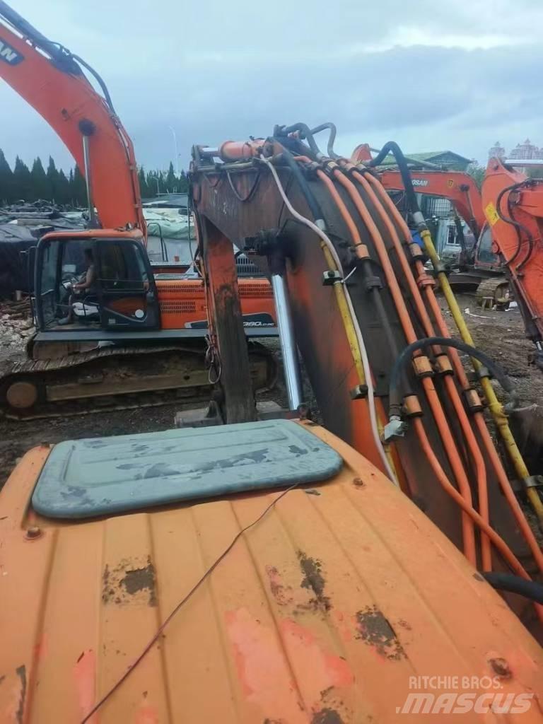 Doosan DX 260LC Gravemaskiner på larvebånd