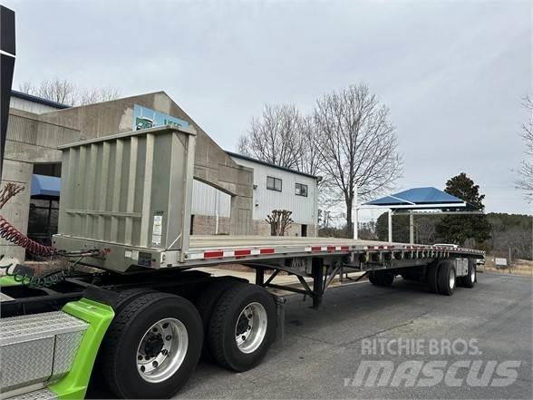 Benson 524 A Semi-trailer med lad/flatbed