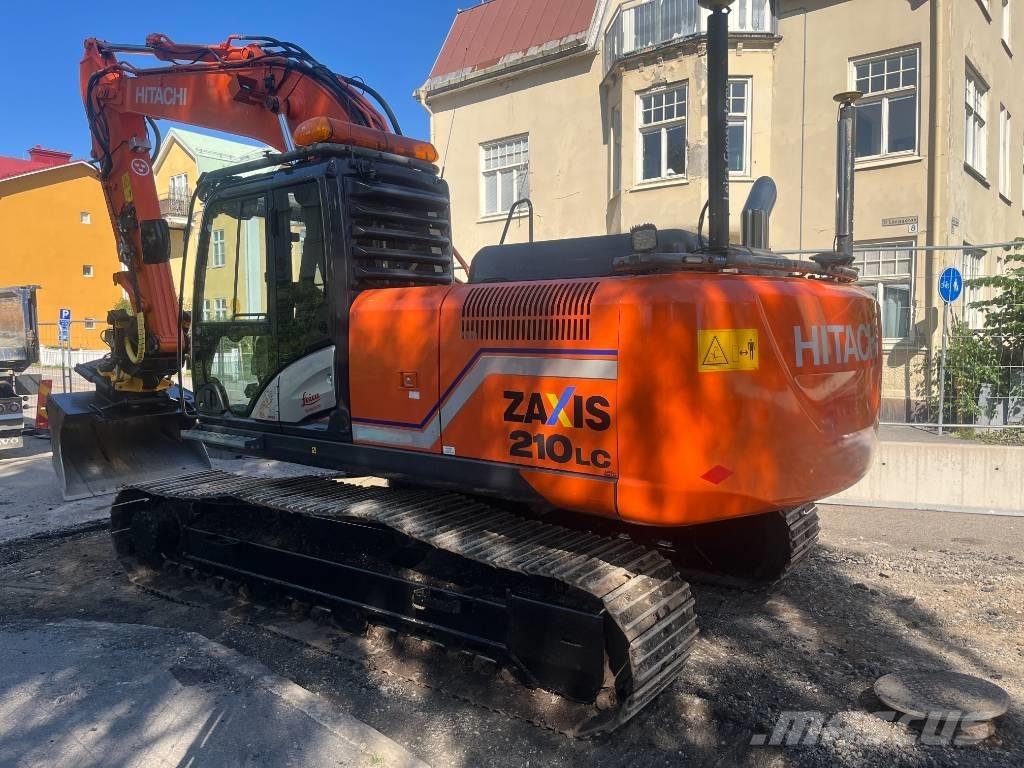 Hitachi ZX 210 Gravemaskiner på larvebånd