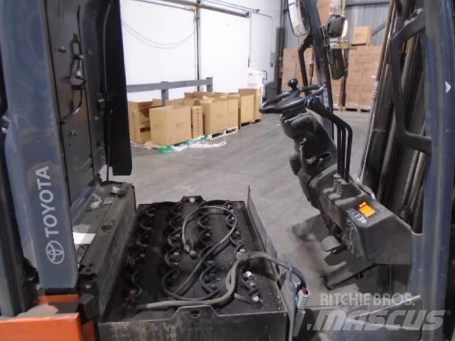 Toyota 8FBE20U Selvkørende stablere