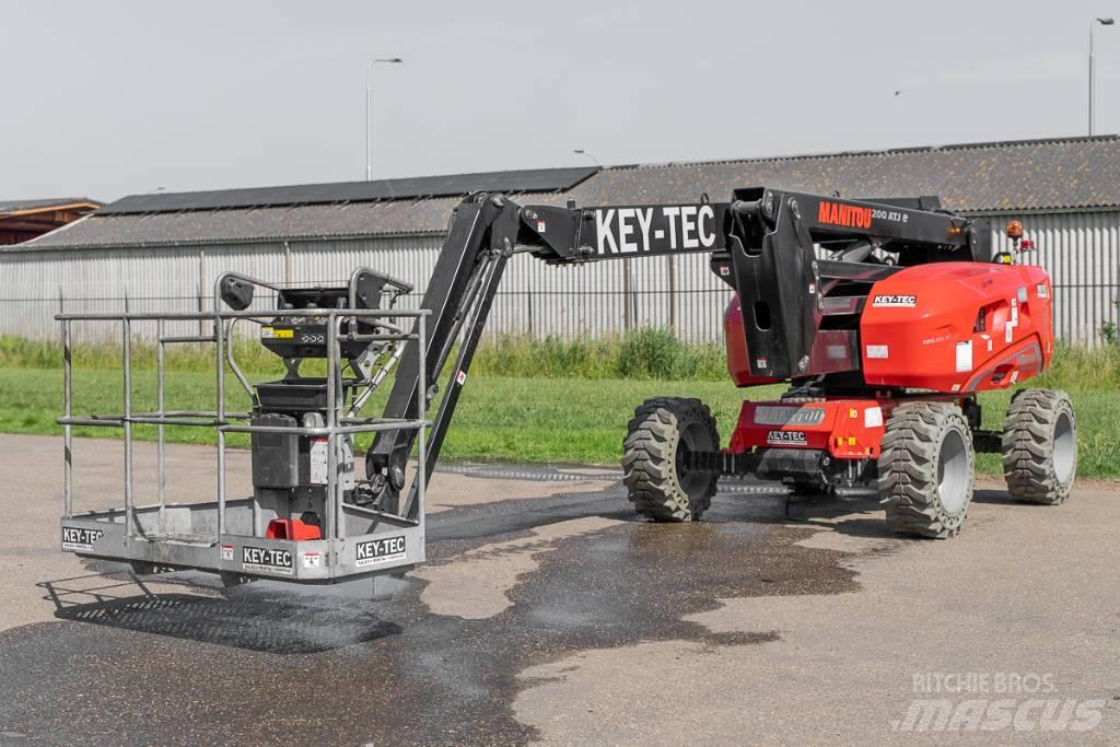 Manitou 200 ATJ e Bomlifte med knækarm