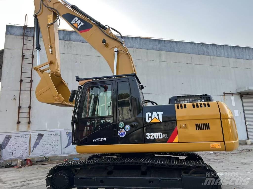 CAT 320D2 Midi-gravemaskiner 7t - 12t
