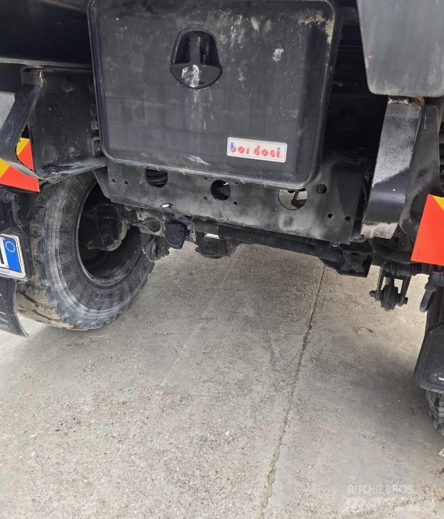 Unimog U20 Tiptrailere