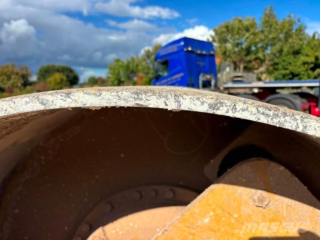 CAT CS 64 B Enkelt tromle