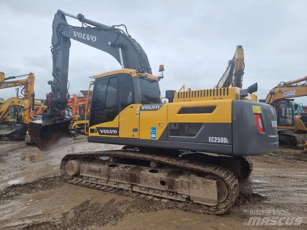 Volvo EC 250 D L Gravemaskiner på larvebånd