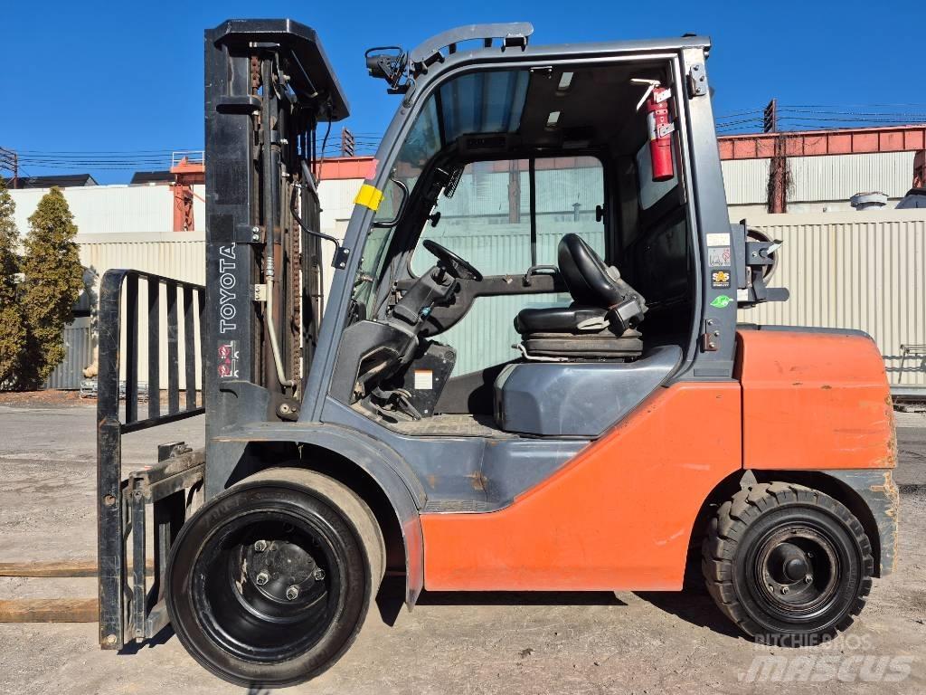 Toyota 8 FGU 30 Gaffeltrucks - andre