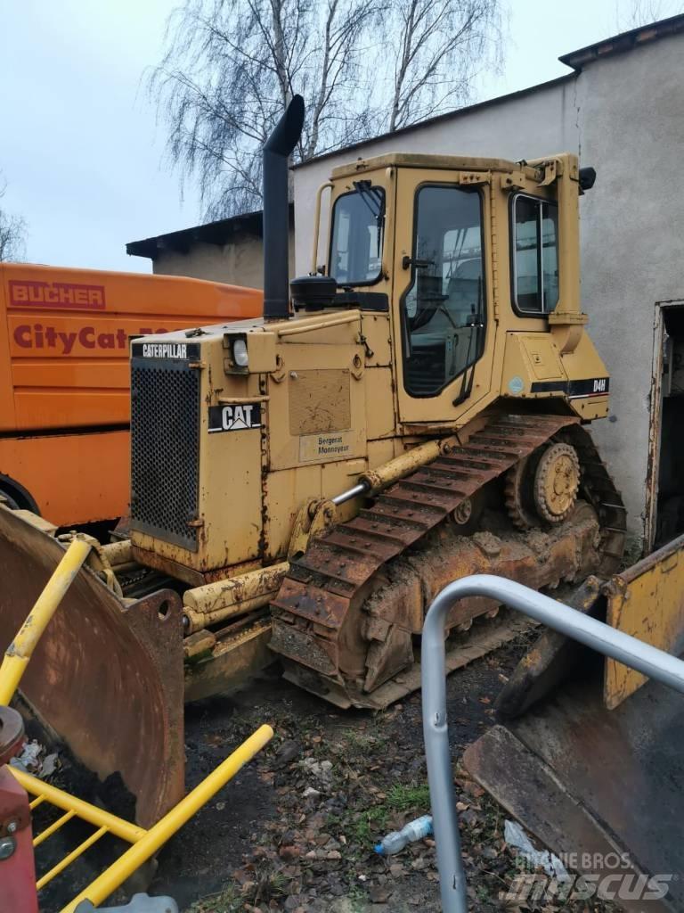CAT D 4 H Bulldozer på larvebånd