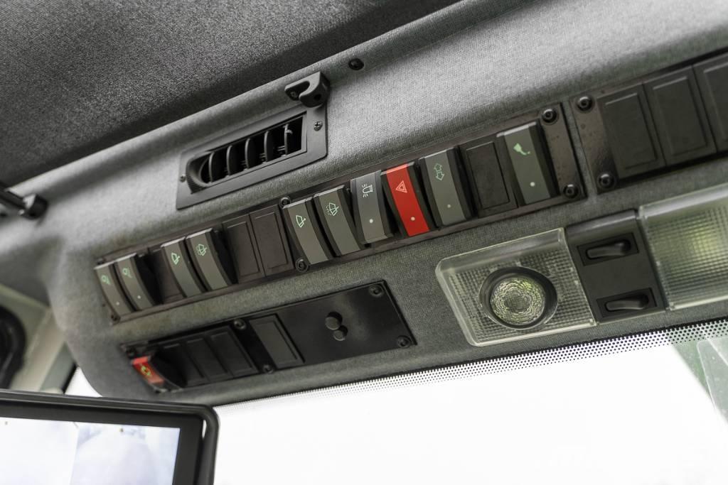 Sennebogen 821 E Gravemaskiner på hjul