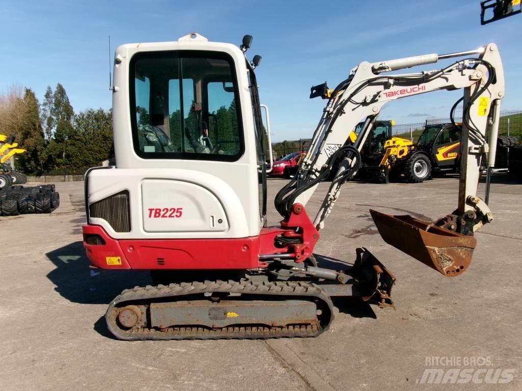 Takeuchi TB 225 Minigravemaskiner