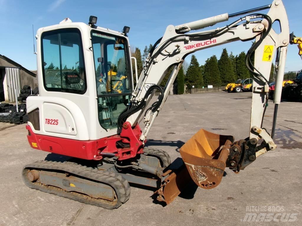 Takeuchi TB 225 Minigravemaskiner