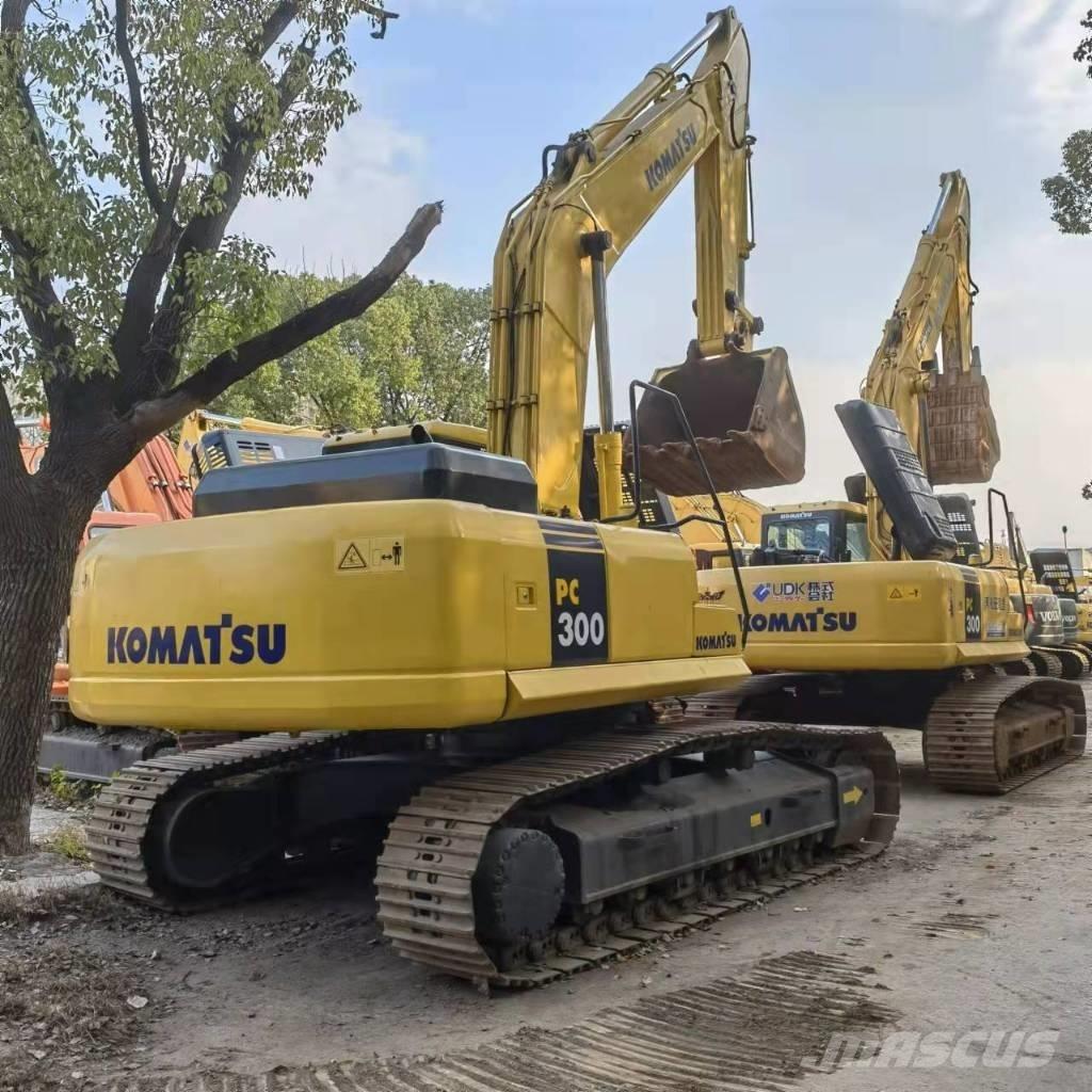 Komatsu PC 300 Gravemaskiner på larvebånd