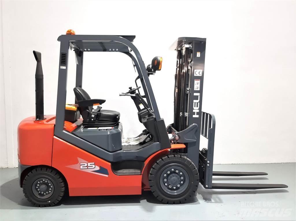 Heli CPCD25 XC26H Diesel gaffeltrucks
