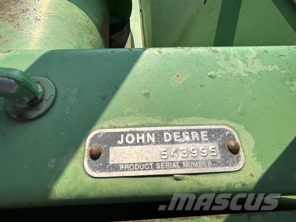 John Deere 220 Hoveder til mejetærskere