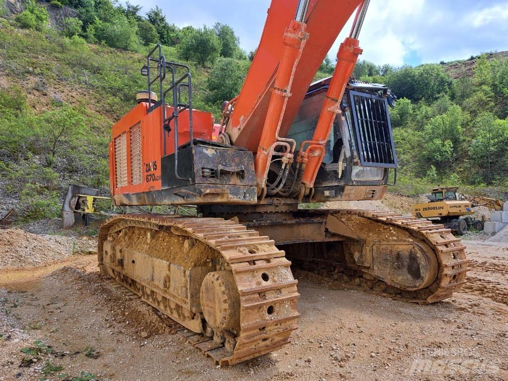 Hitachi ZX670ICH-5B Gravemaskiner på larvebånd