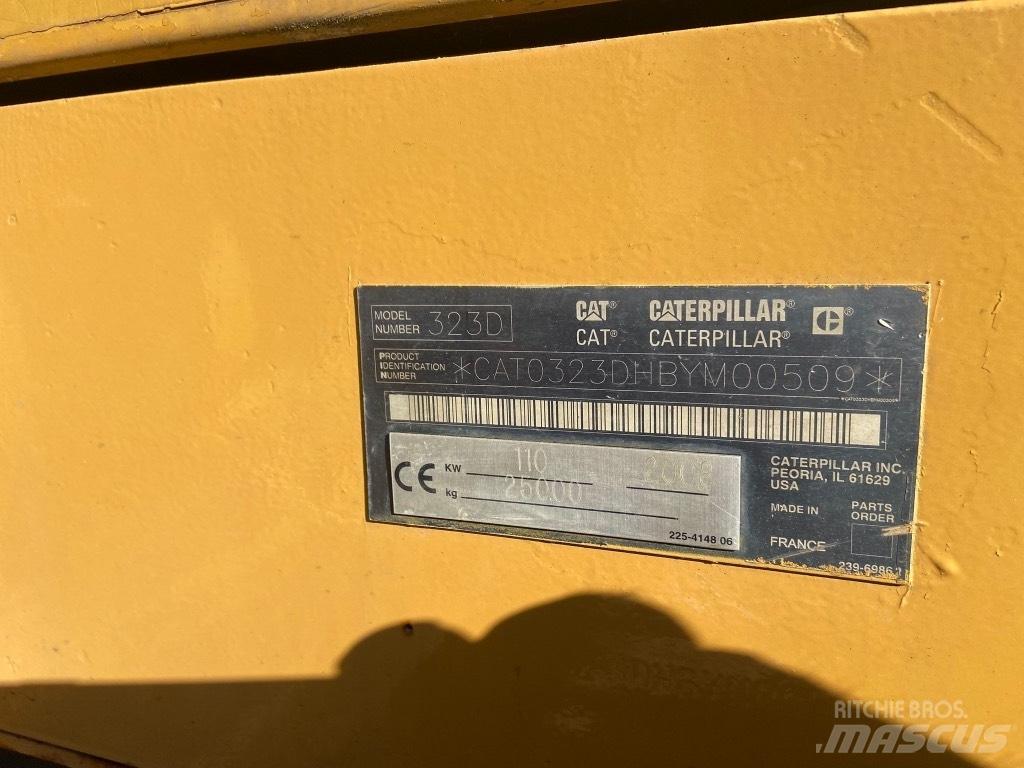 CAT 323 D Gravemaskiner på larvebånd