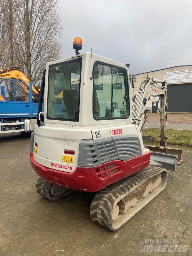 Takeuchi TB 235 Minigravemaskiner
