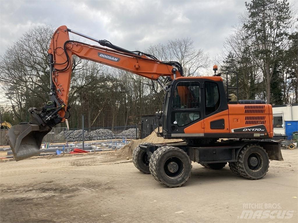 Doosan DX 170-5 W Gravemaskiner på hjul