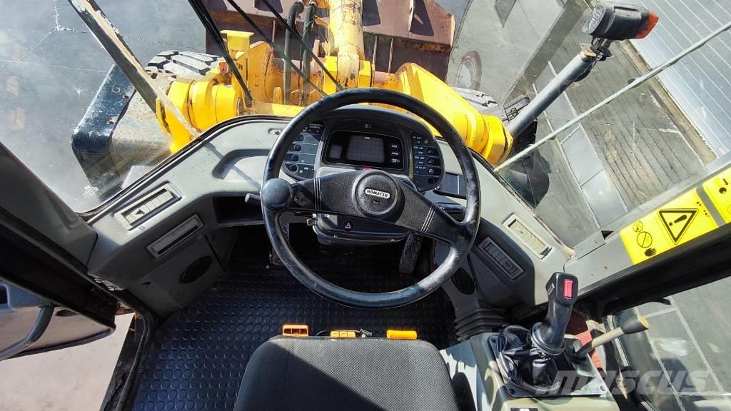 Komatsu WA 270-3 Læssemaskiner på hjul