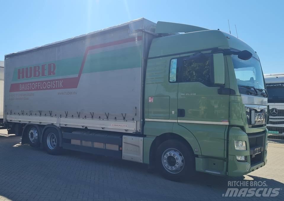 MAN 26.440 / 7.4m / LIFT Lastbil - Gardin