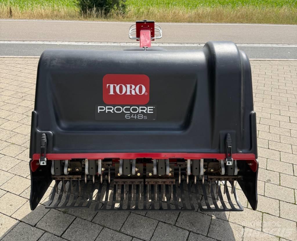 Toro ProCore 648S Plæneluftere og river