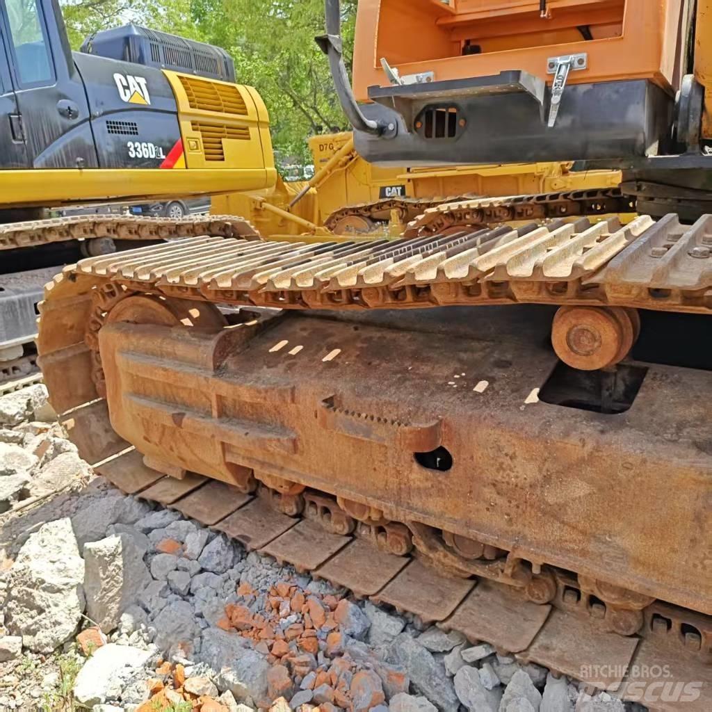Hyundai 330LC-9s Gravemaskiner på larvebånd