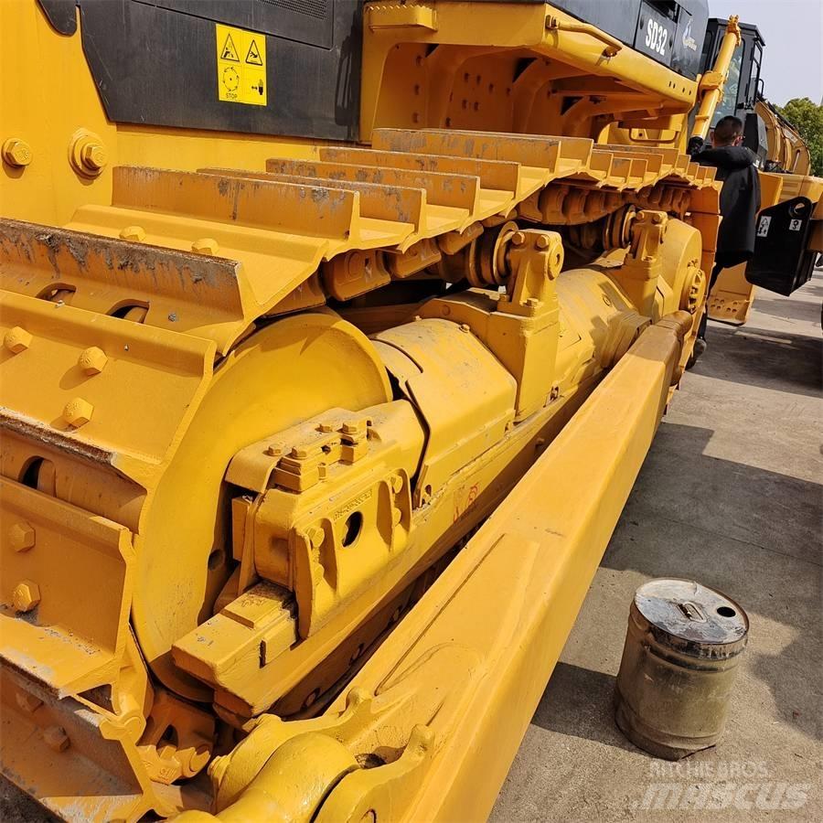 Shantui SD 32 Bulldozer på larvebånd