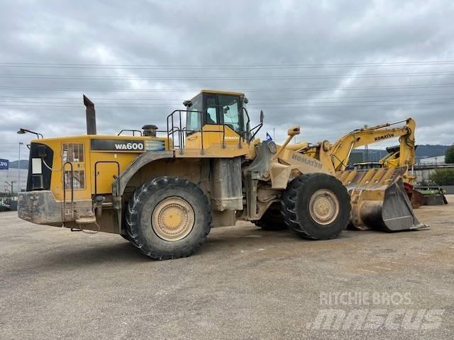 Komatsu WA 600-6 Læssemaskiner på hjul