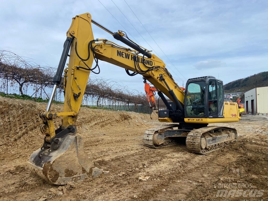 New Holland E245 Gravemaskiner på larvebånd