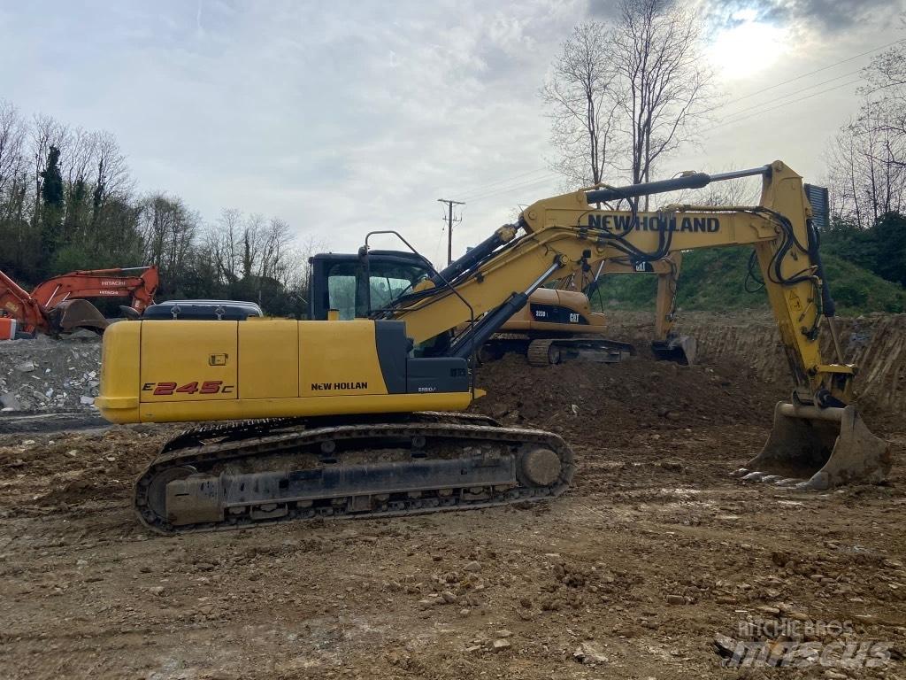 New Holland E245 Gravemaskiner på larvebånd