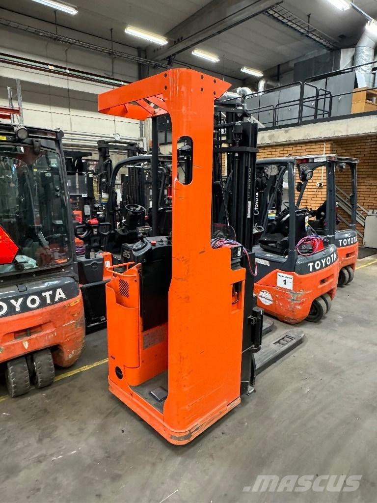 Toyota SSE135L Selvkørende stablere