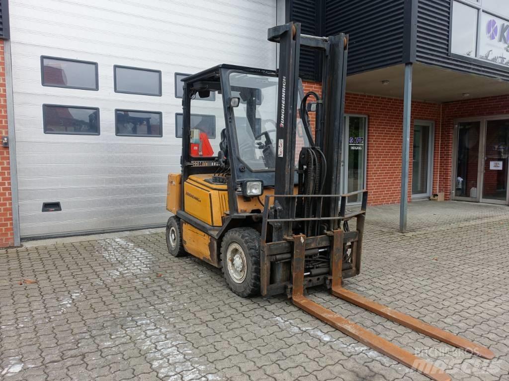 Jungheinrich DFG 25 Diesel gaffeltrucks