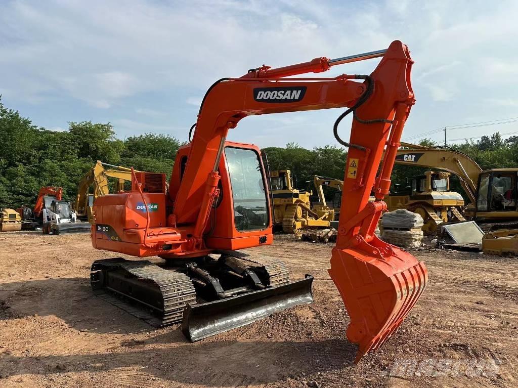 Doosan DH 80 Midi-gravemaskiner 7t - 12t