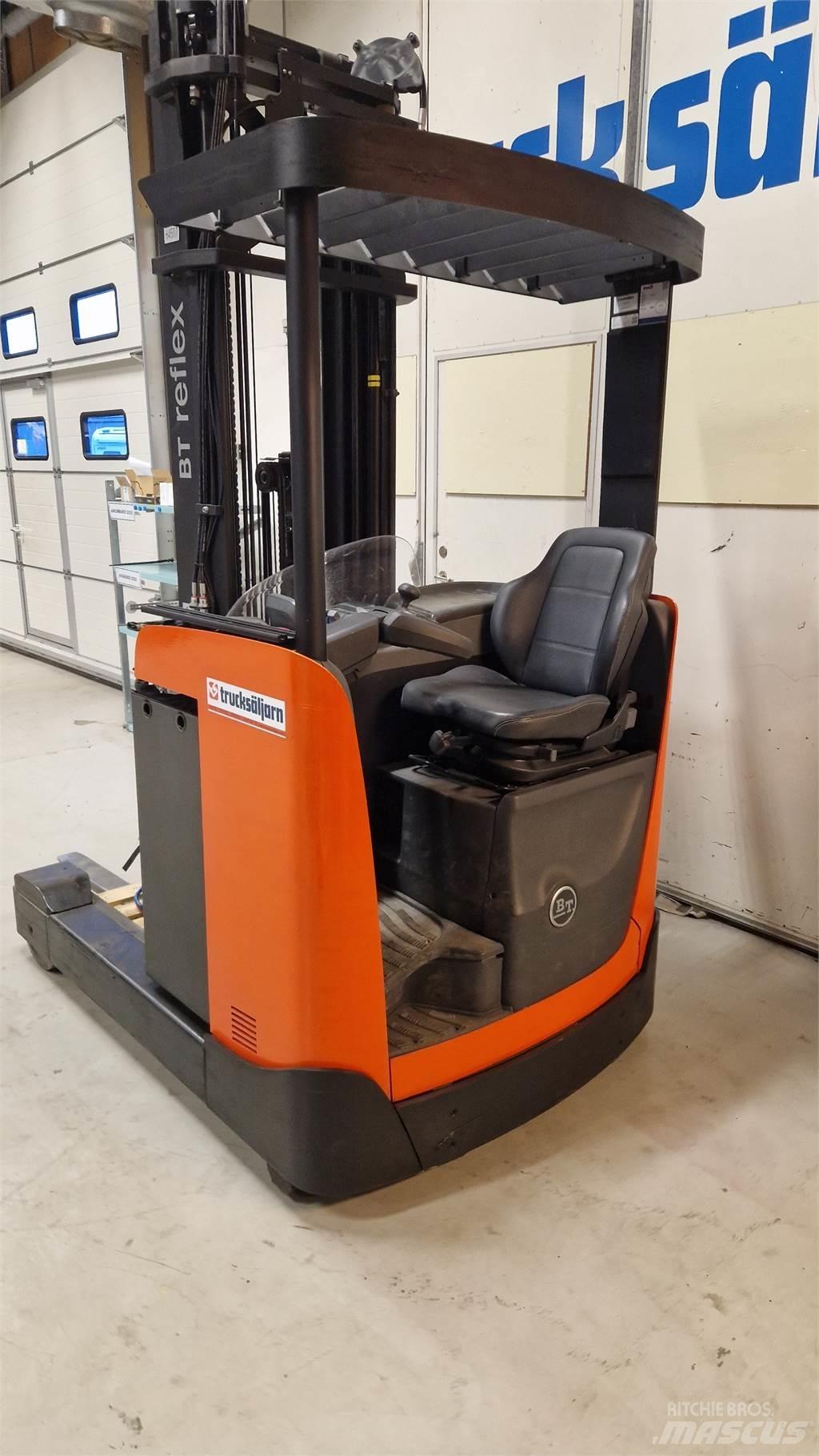 BT RRE160B Reachtruck