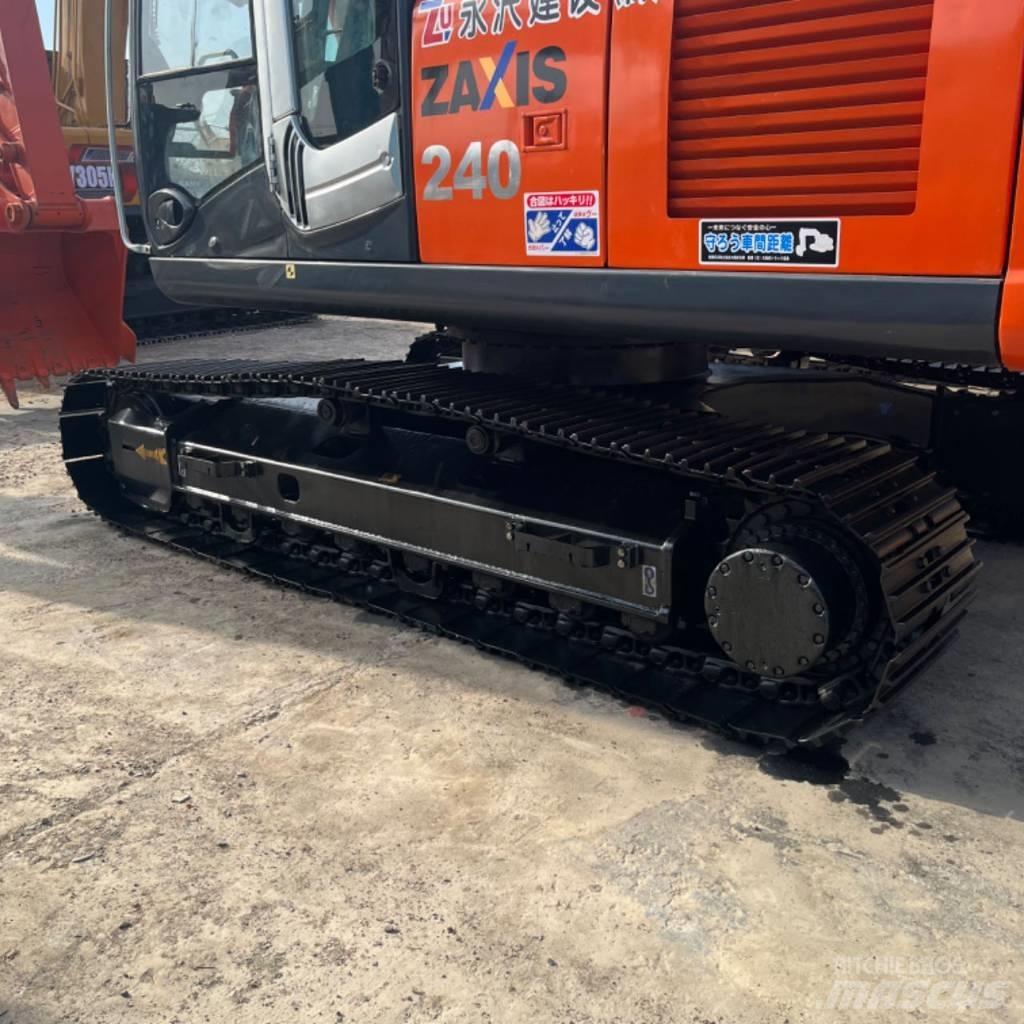 Hitachi ZX 240 Gravemaskiner på larvebånd