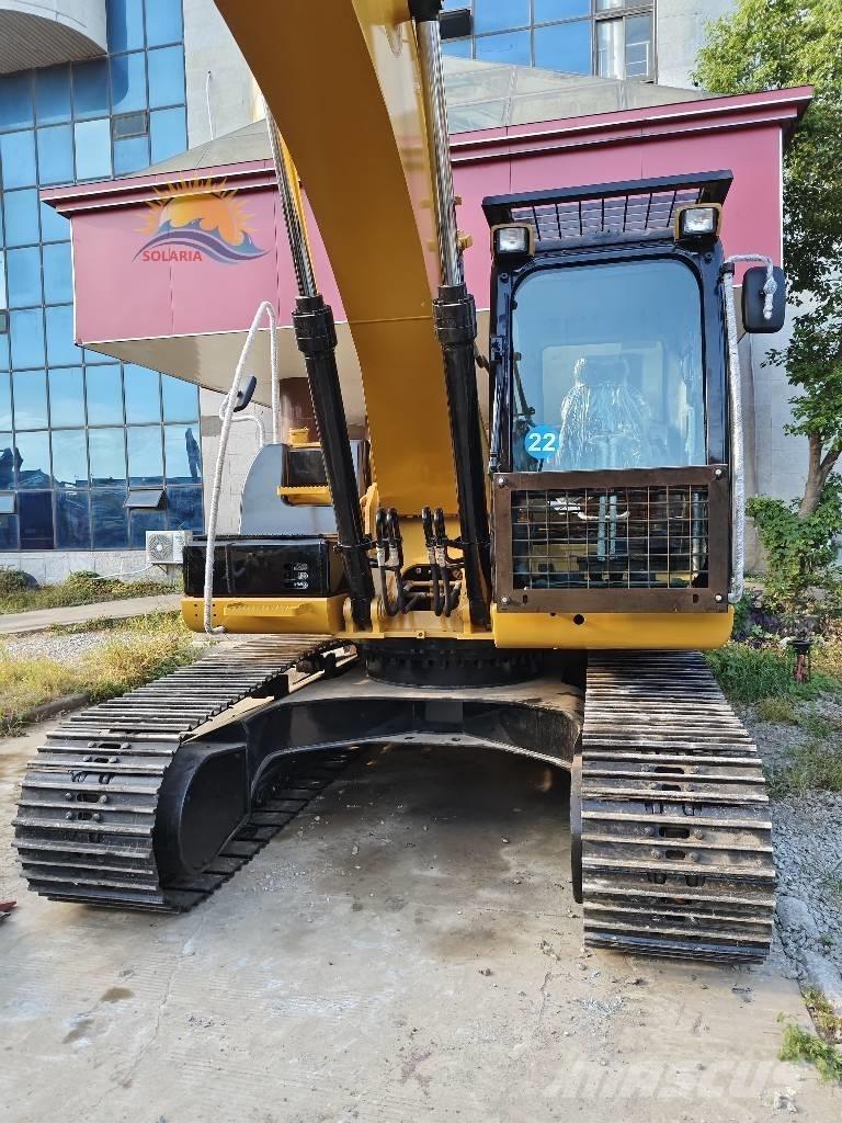 CAT 320D2L Gravemaskiner på larvebånd