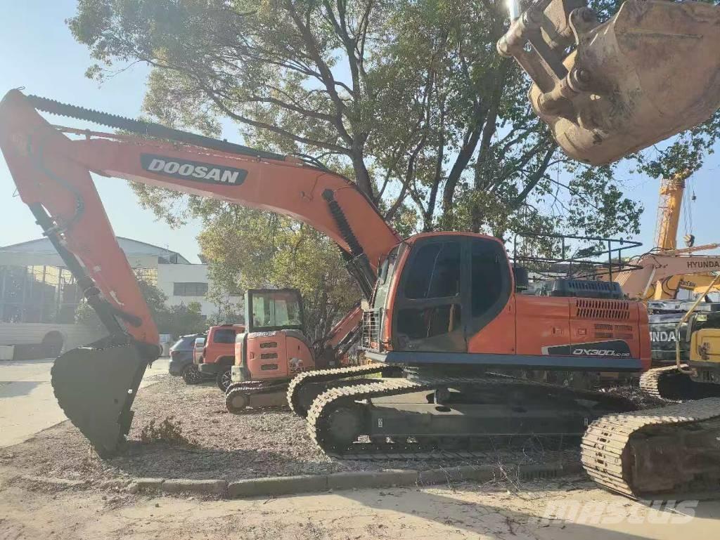 Doosan DX 300 LC Gravemaskiner på larvebånd