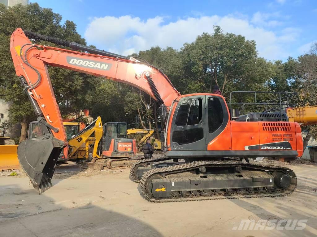 Doosan DX 300 LC Gravemaskiner på larvebånd