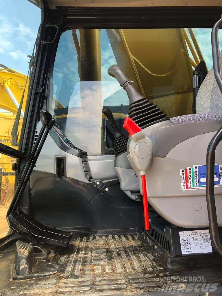 Komatsu 350 Gravemaskiner på larvebånd